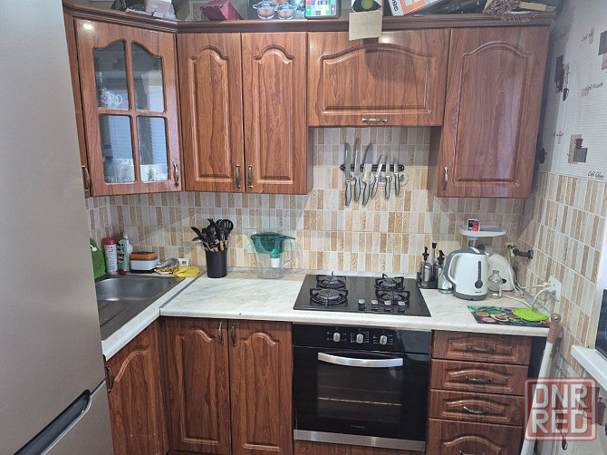 Продам, 2х комнатную квартиру,на Восточном в хорошем кирпичном доме,на первом этаже! Макеевка - изображение 2