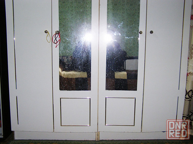 Шкаф белый двухсекционный Макеевка - изображение 1