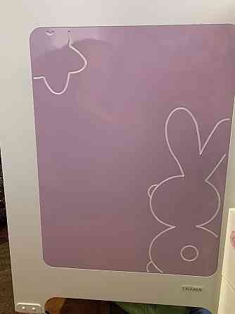 Продам манеж бело-розовый с матрасом и бортиками+ постельное (Италия) натура дерево Донецк