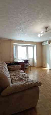 Продам 4-х комн в Калининском р-не, пр. Ильича, Молоко. Две лоджии. Два лифта. Вода по графику! Донецк