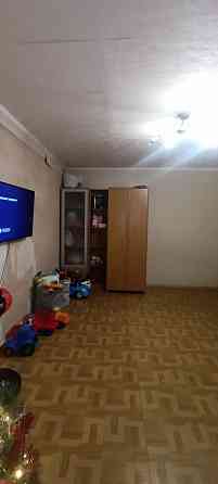 Продам 4-х комн в Калининском р-не, пр. Ильича, Молоко. Две лоджии. Два лифта. Вода по графику! Донецк