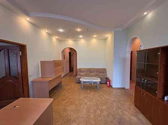 Продается офис 79,7 кв. м. а самом Центре г. Донецка ул. Артема Донецк