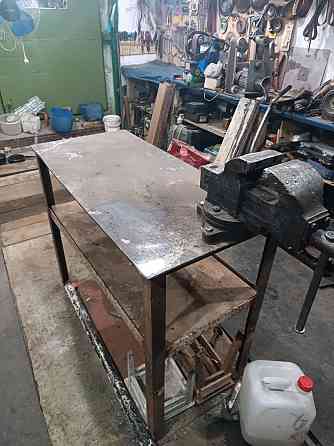 Продам стол металлический Донецк