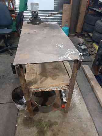 Продам стол металлический Донецк