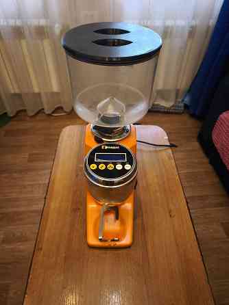 Продам профессиональную Кофемолку Quamar M80 Донецк