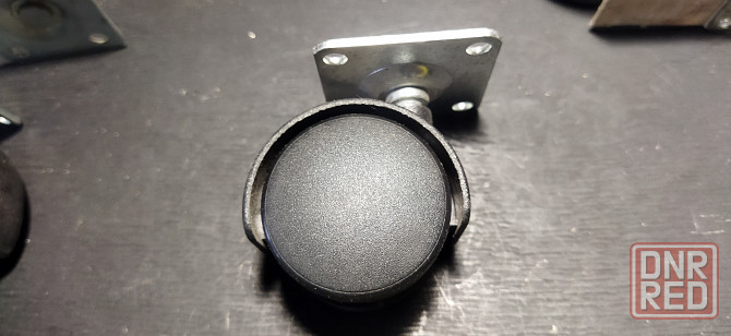 Ролик мебельный поворотный Донецк - изображение 1