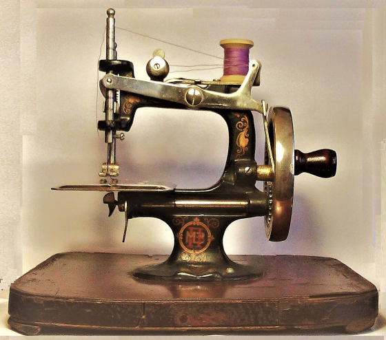 Ретро мини швейная машинка для декора Донецк