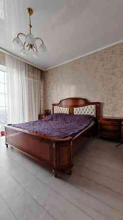 Продаю спальный гарнитур (лакированный шпон) в хорошем состоянии . Донецк