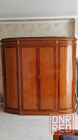 Продаю спальный гарнитур (лакированный шпон) в хорошем состоянии . Донецк - изображение 1