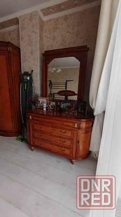 Продаю спальный гарнитур (лакированный шпон) в хорошем состоянии . Донецк - изображение 3