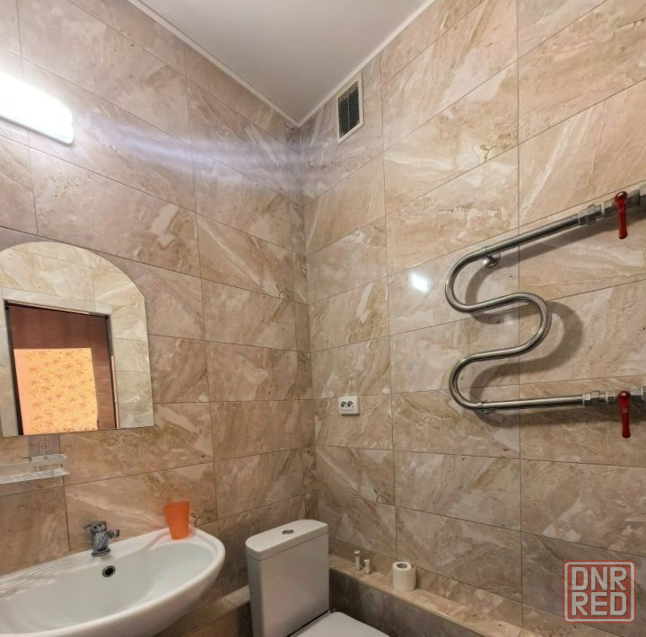 Сдаю однокомнатную квартиру 39.0 м² этаж 4 город Донецк, Ворошиловский район Донецк - изображение 3