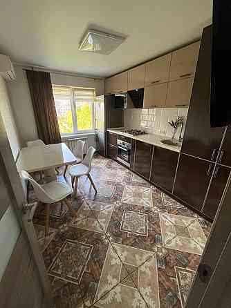 Сдается 2-комнатная квартира Район: Ленинский Ориентир: Цирк Донецк