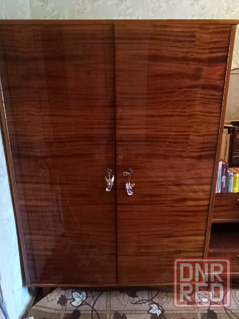 продам полированный шкаф Донецк - изображение 1