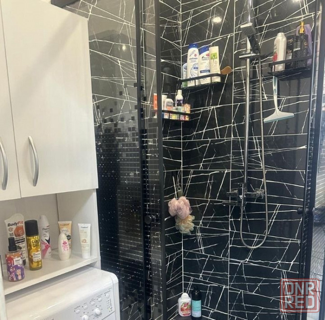 Сдаю однокомнатную квартиру в Пролетарском районе, находится по ул. Щетинина, возле автостанции Донецк - изображение 2