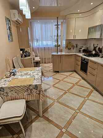 Район: Калининский 2-х комнатная квартира, ост. Грузия Донецк