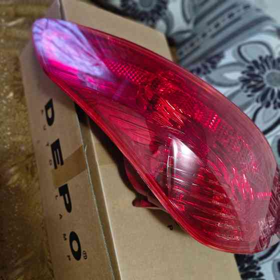 Продам задний фонарь на Пежо Донецк