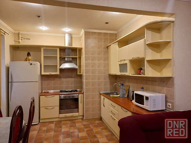 2х комнатная квартира сдается посуточно в Пролетарском районе. Вода 24/7 Донецк - изображение 1