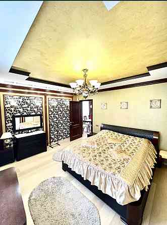 Сдам 3-комнатную квартиру, 95 м², Кальмиусский район. Донецк