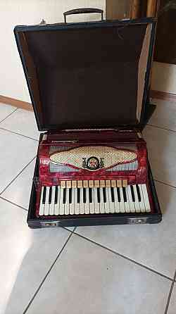 Продам аккордеон Royal Standard Silvana в отличном состоянии Донецк