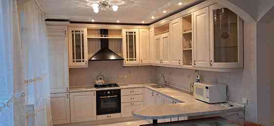 Сдам 4-х комнатную квартиру в Ворошиловский районе Донецка по бульвару Пушкина Донецк