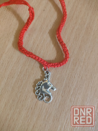 Браслет/амулет красная нить с подвесом Донецк - изображение 2