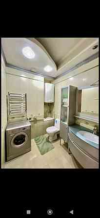 Сдам Новострой 2-х комн, Калининский р-н. Два санузла. Накопительный бак 1000 л. Ремонт. Донецк