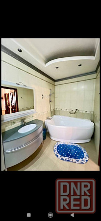 Сдам Новострой 2-х комн, Калининский р-н. Два санузла. Накопительный бак 1000 л. Ремонт. Донецк - изображение 1