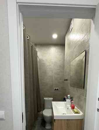 Предлагается новая комфортабельная однокомнатная квартира в Калининском районе. Донецк