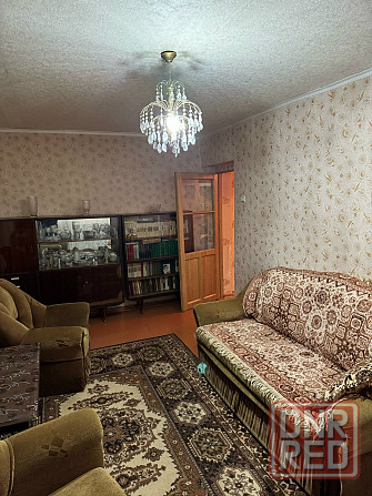 2к кв центр 6 микрорайон Макеевка - изображение 2