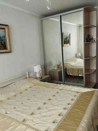 Продается отличная просторная 3-хкомнатная квартира в Центре Донецка ! Донецк