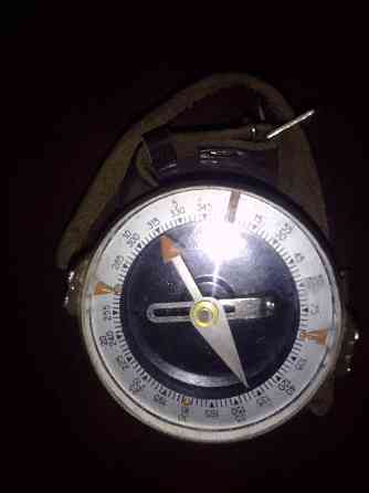 компас с кожаным ремешком Донецк