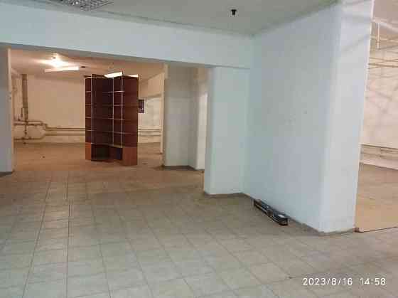 алчевск, луганской, сдам в аренду 2000 м.кв, в т/ц «лидер-центр» по 10 дол м.кв., по курсу цб рф Алчевск