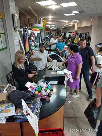 алчевск, луганской, сдам в аренду 2000 м.кв, в т/ц «лидер-центр» по 10 дол м.кв., по курсу цб рф Алчевск