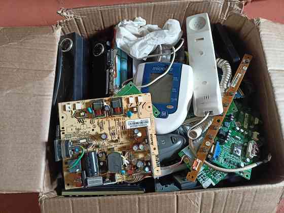 Коробка с электроникой Макеевка