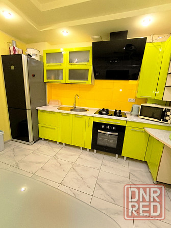 Сдам в аренду шикарную 3-х к. квартиру, Гвардейка, мкрн. Калининский. Макеевка - изображение 1