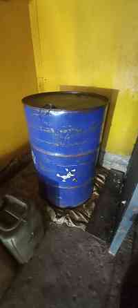 Продам канистры по 20л, и бочку металлическую 200 литров Донецк