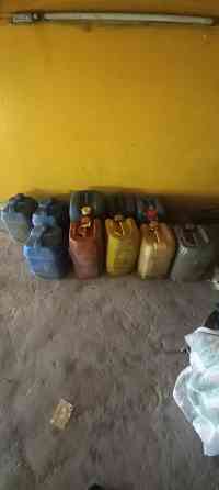 Продам канистры по 20л, и бочку металлическую 200 литров Донецк