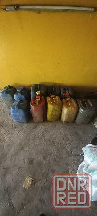 Продам канистры по 20л, и бочку металлическую 200 литров Донецк - изображение 1