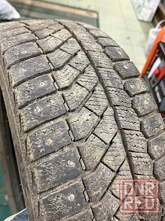 Продам комплект зимней резины. 215/55 R17 шипованная Донецк - изображение 1