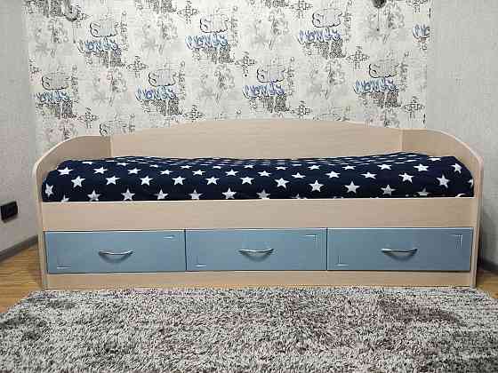 Продам Кровать + тумбочка под аквариум Мариуполь