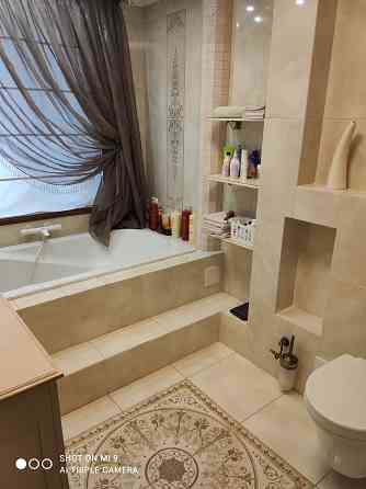 Продам 4-х комнатную квартиру в Ясиноватой с дизайнерским ремонтом Ясиноватая