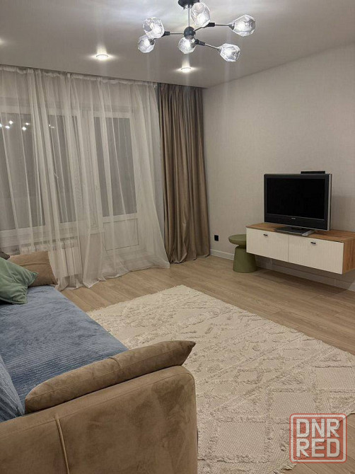 Сдаю однокомнатную квартиру 42.0 м² этаж 3, город Донецк, Киевский район, Донбасс Арена, проспект Ге Донецк - изображение 1