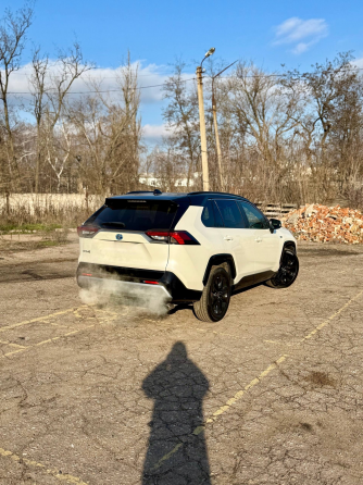 Продам Toyota rav4 hybrid Донецк