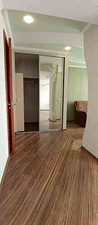 Прoдaетcя трeхкoмнатнaя квартиpа в Калининском районе, пр.Ильича Донецк