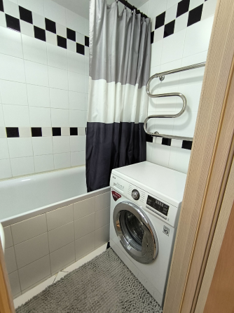 Сдам 3-х комнатную квартиру Донецк