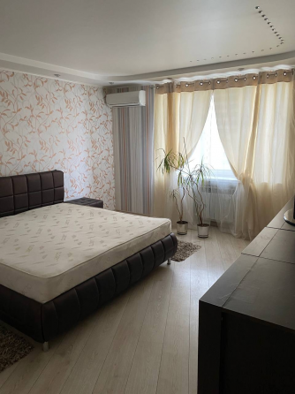 Аренда красивой 1-кв.бдн р-н,Заперевальная,евроремонт,вода ежедневно,40000 руб+ коммунальные. Донецк