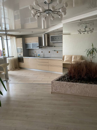 Аренда красивой 1-кв.бдн р-н,Заперевальная,евроремонт,вода ежедневно,40000 руб+ коммунальные. Донецк