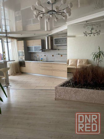 Аренда красивой 1-кв.бдн р-н,Заперевальная,евроремонт,вода ежедневно,40000 руб+ коммунальные. Донецк - изображение 2