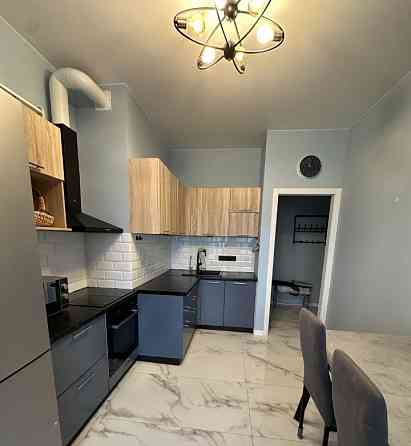 Сдаю двухкомнатную квартиру в Калининском районе Донецка. По адресу: улица Капитана Ратникова, 4 Донецк