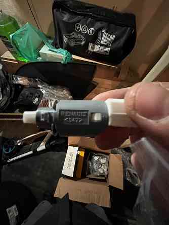 Ключ для свечей, лямбды, лягушка. Донецк